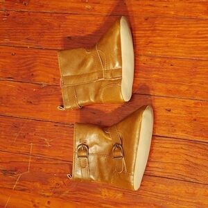 Old Navy Tall Tan Boots Sz 6-12 Months